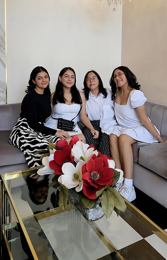 Daisy Vallecillo, Eliamy Larios, Laura Nelson y Leyla Cálix.