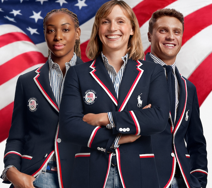 La reconocida marca estadounidense Ralph Lauren se encargó de diseñar el uniforme de presentación de Estados Unidos. Mezclando la comodidad con la sastrería, llevan un jean clásico y blazers estilo preppy.