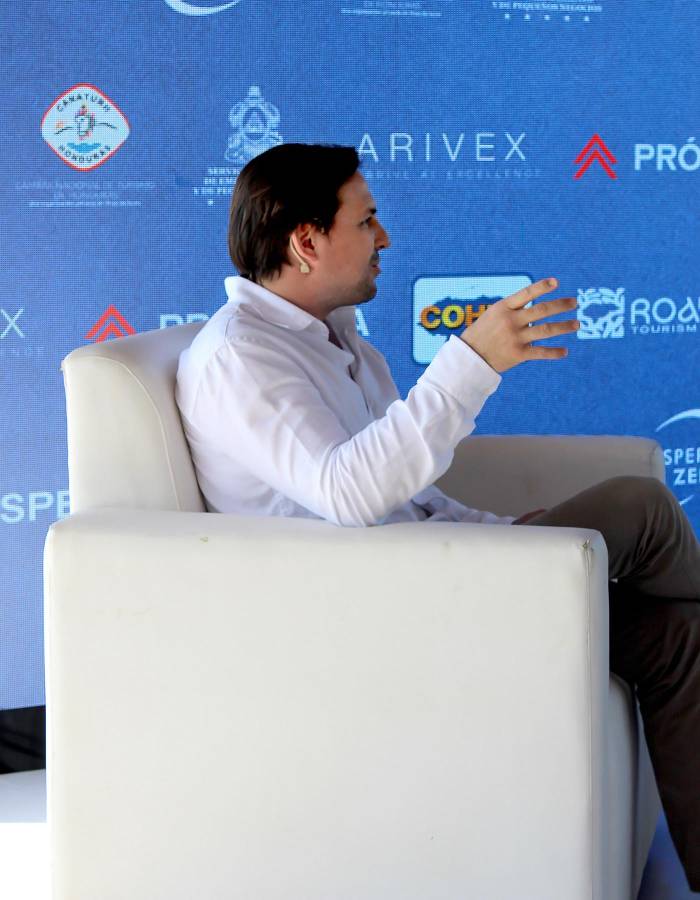 Próspera lidera foro clave sobre turismo sostenible