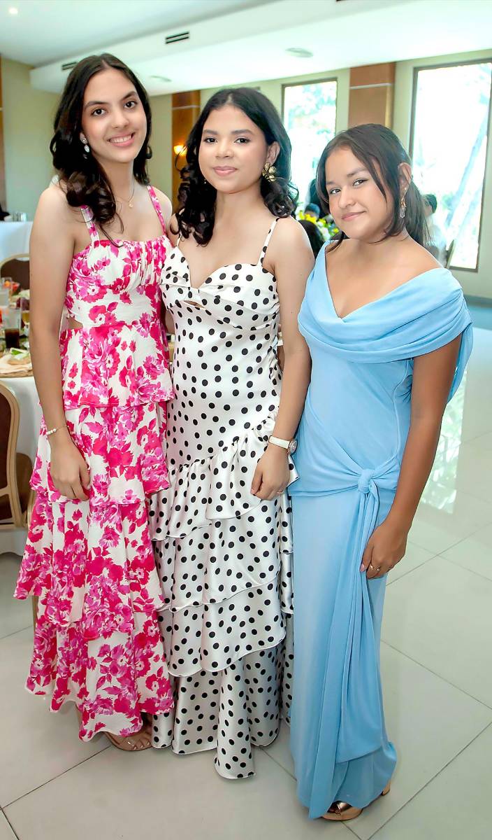 Liza Jarufe, Reina Rosales y Rosona Barahona.