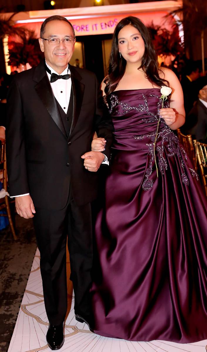 Rebecca Flores y su padre Jorge Flores. 