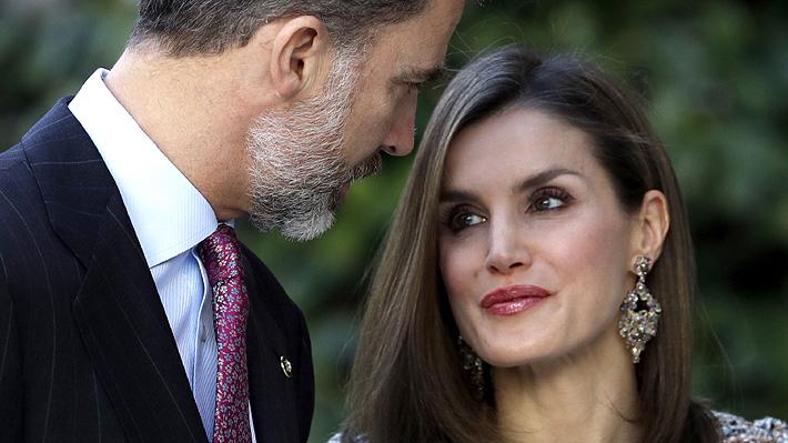 La relación se mantuvo en secreto durante meses, solían ir a lugares discretos y se mantenían alejados de los medios de comunicación, incluso eran pocos los miembros de la familia real que tenían conocimiento del noviazgo.