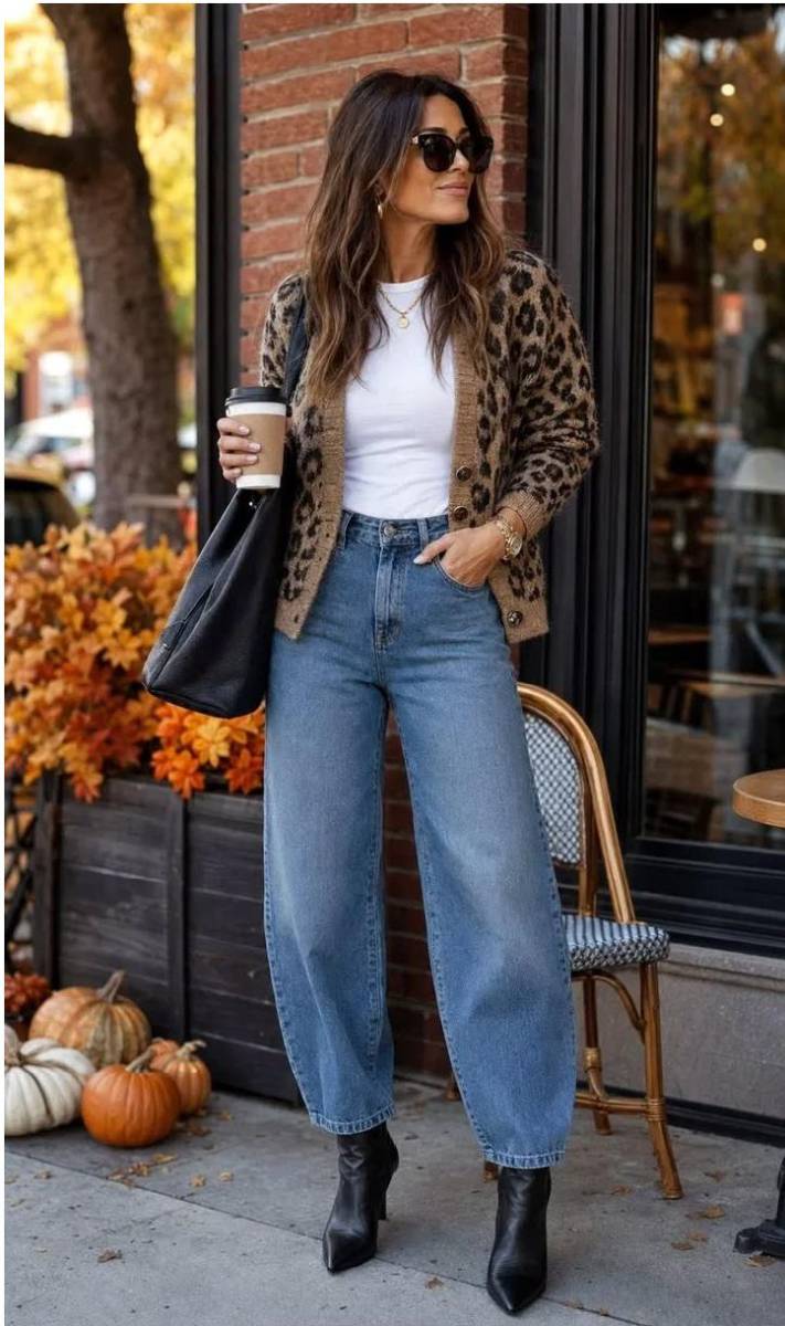 Tenis, botines o sandalias... tú eliges cómo llevar tus <i>jeans barrel</i>. Su versatilidad permite combinarlos con distintos estilos de calzado, desde los más casuales hasta los más sofisticados, para crear looks con personalidad en cualquier ocasión.