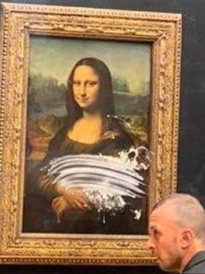 La Mona Lisa es atacada en el Museo del Louvre en París