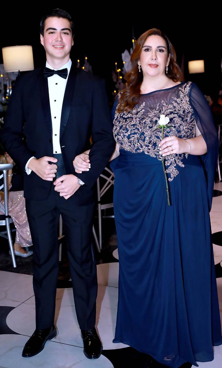 Juan Díaz y su madre María Peralta. 