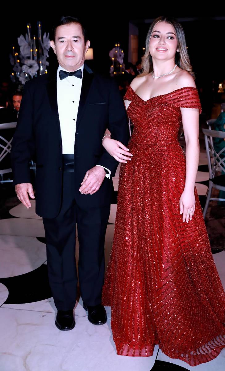Ariana Nolasco y su padre Carlos Nolasco. 