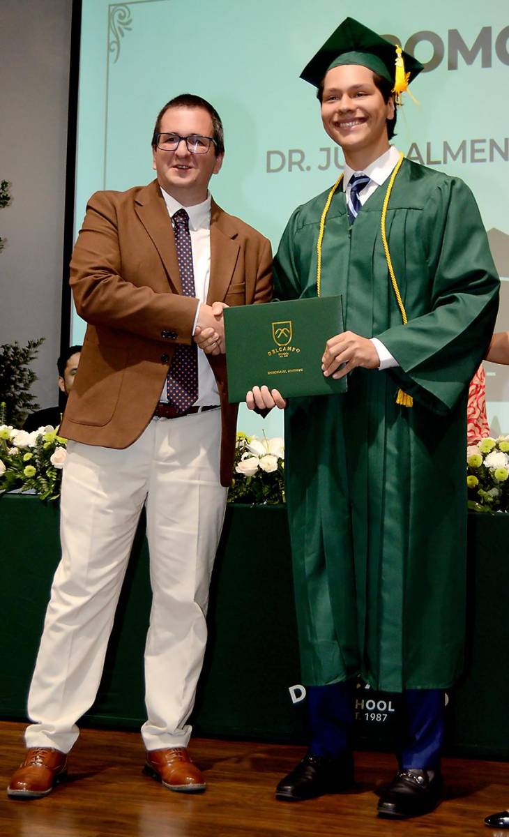 Adrián Leal.