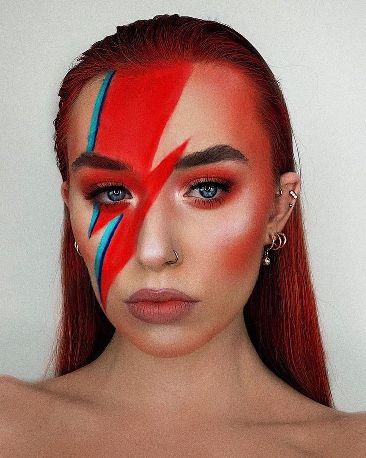  Ziggy Stardust de David Bowie es siempre una opción sencilla y colorida para destacar en Halloween.