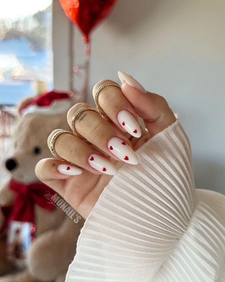 Los diseños más lindos en uñas para San Valentín 2024