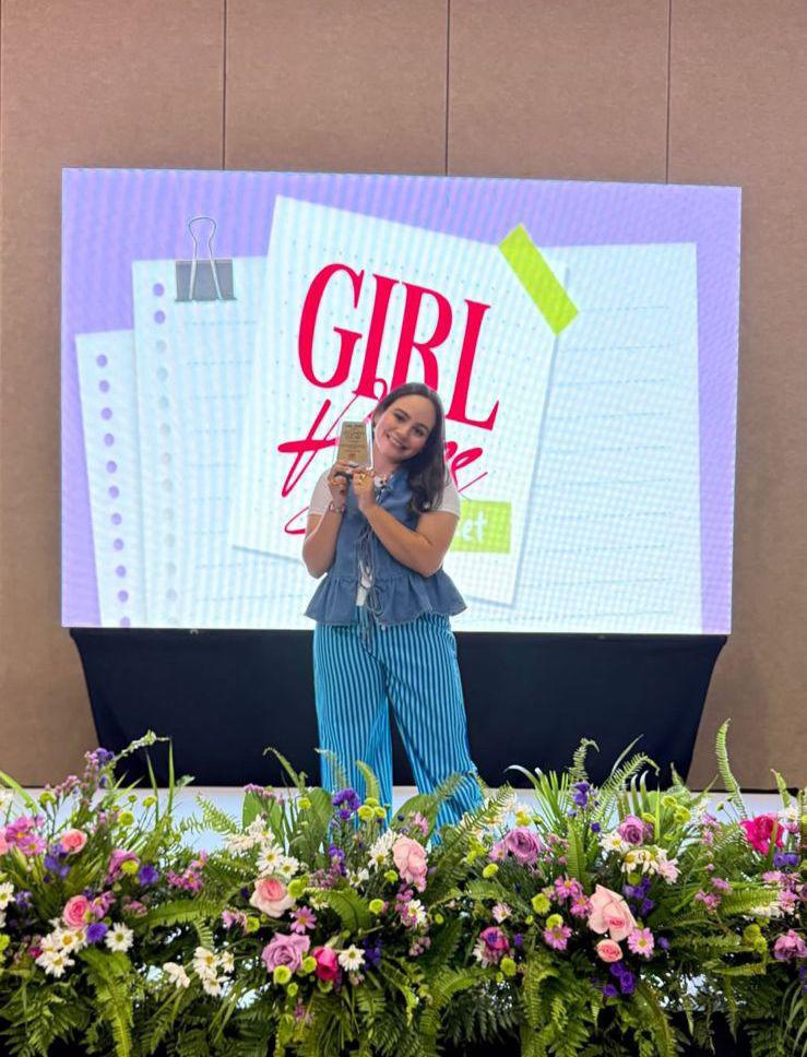 Raquel Ochoa: la mente creativa detrás de Arte Somos, el espacio donde el arte se convierte en bienestar