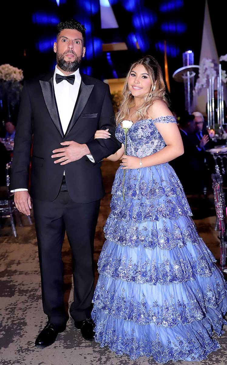 José Raúl Lizano con su hija Deydred Sophia Lizano Flores
