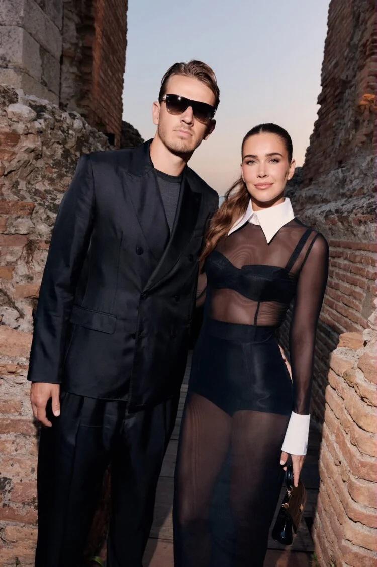 Sander Berge y Julie Karlsen en el show de Dolce &amp; Gabbana Alta Sartoria 2026.