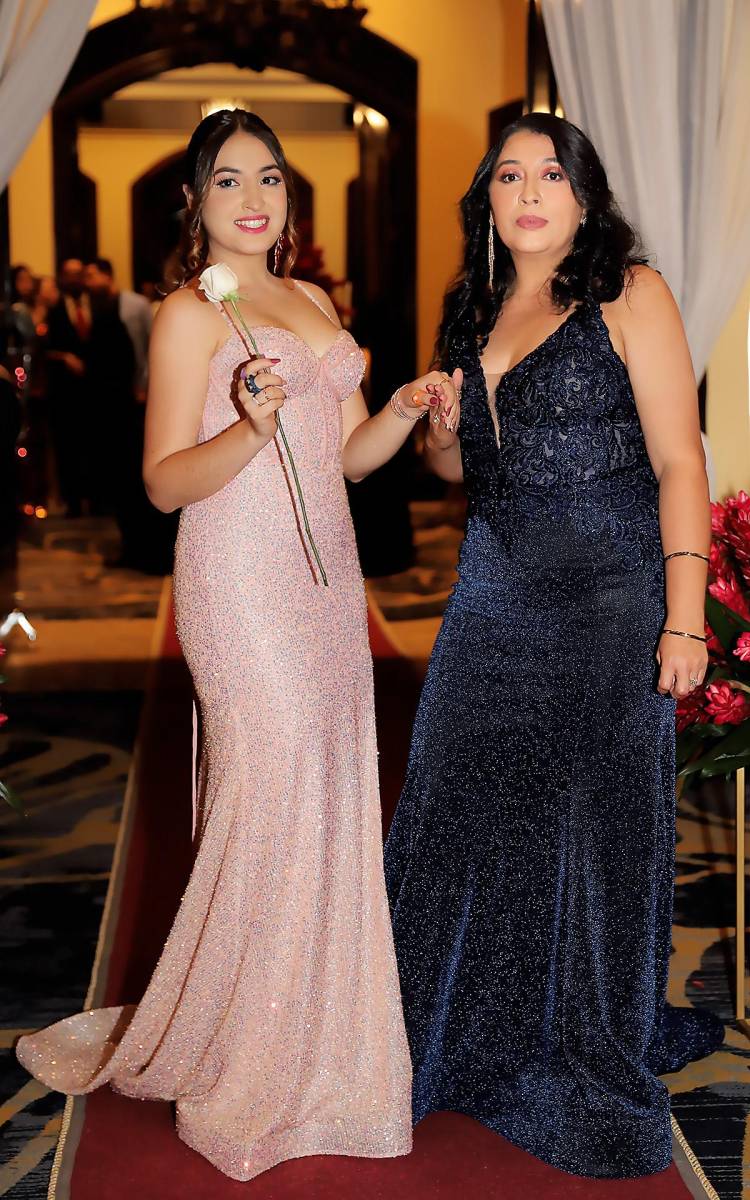 Alejandra Valladares y Reina Cárdenas 