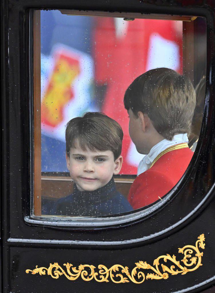 Las adorables expresiones del príncipe Louis durante la coronación del rey Carlos III