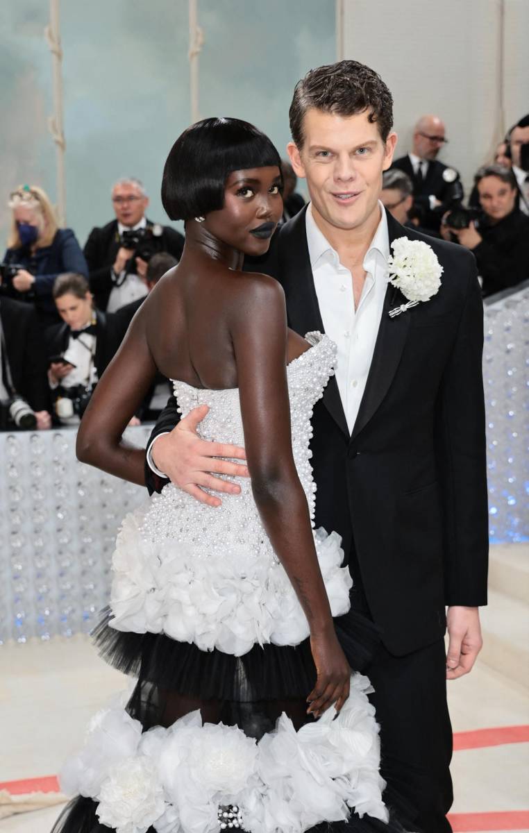  Adut Akech y Wes Gordon 