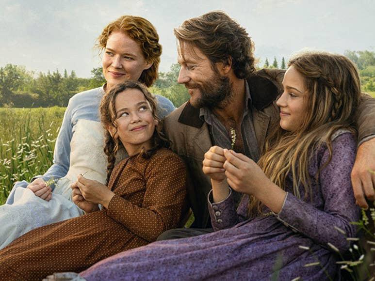 Little House on the Prairie, 9 de julio, NetflixBasada en las clásicas novelas semiautobiográficas de Laura Ingalls Wilder, la nueva versión de <i>Little House on the Prairie </i>se estrenará el 9 de julio. Está protagonizada por Alice Halsey como Laura Ingalls, Luke Bracey como Charles Ingalls, Skywalker Hughes como Mary Ingalls y Crosby Fitzgerald como Caroline Ingalls.
