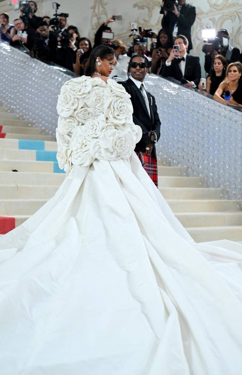 El impresionante look de Rihanna en la gala del MET 2023