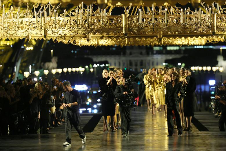Anthony Vaccarello deja Saint Laurent