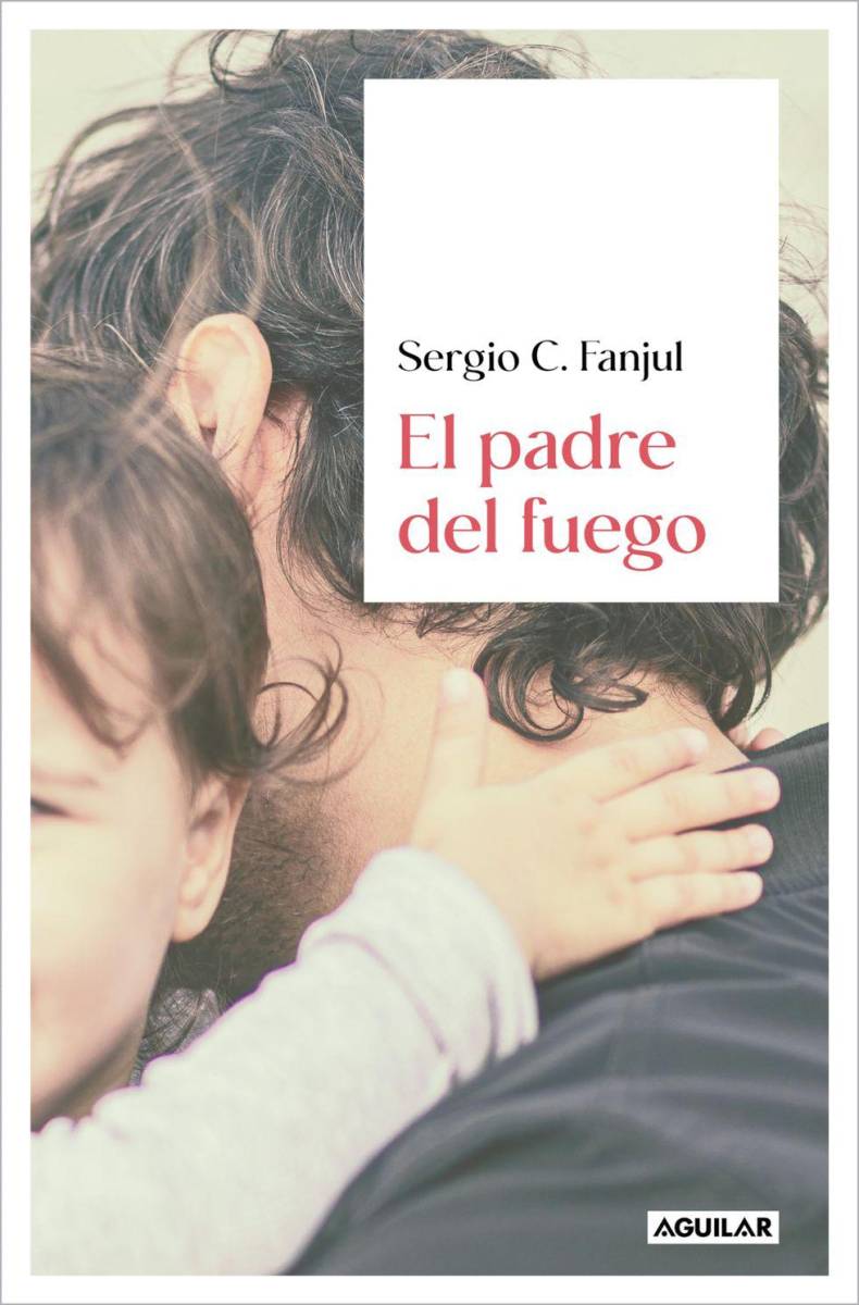 El nacimiento de una hija y la muerte de una madre en un periodo de tiempo menor a un año, esto es lo que le tocó vivir en primera persona al periodista y escritor ovetense Sergio C. Fanjul, quien ha querido recoger sus vivencias ante estos dos acontecimientos vitales tan diferentes en un hermoso libro, “El padre del fuego”, publicado en marzo por Aguilar.