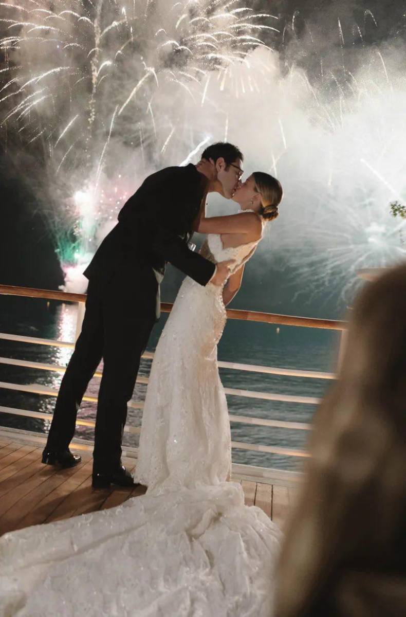 El beso que consagra la unión.