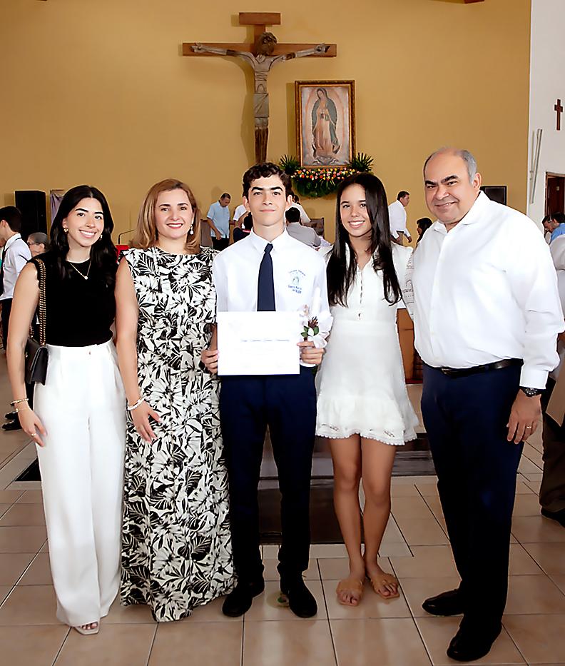 Virginia Herdocia, Isela, Jorge Eduardo, Isela y Jorge García.