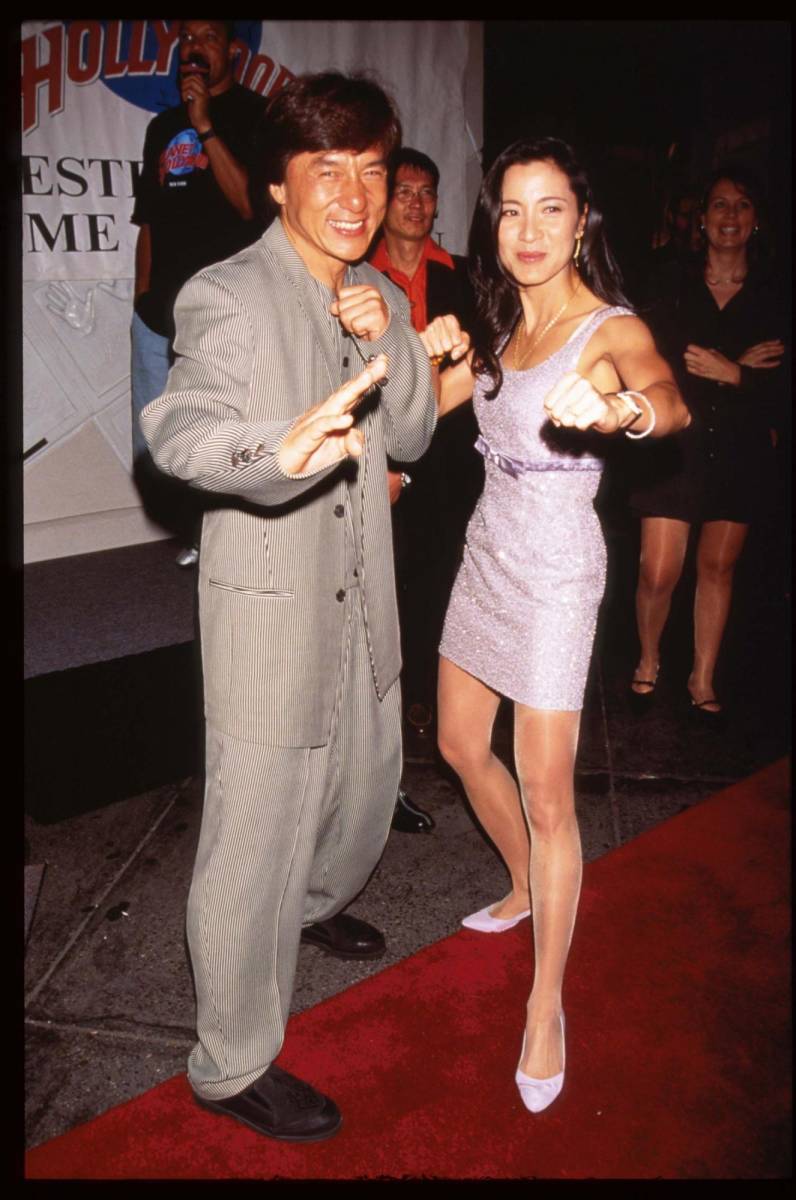 Su primer trabajo ante las cámaras fue un anuncio, en 1984, <b>con la estrella de artes marciales Jackie Chan. </b>Paradójicamente, luego sería ella la que se haría famosa por interpretar personajes de acción en películas como <b>‘Tigre y dragón’.</b>