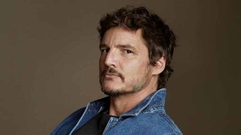 Pedro Pascal nació el 2 de abril de 1975 en Santiago, Chile, y fue criado en Texas, Estados Unidos.