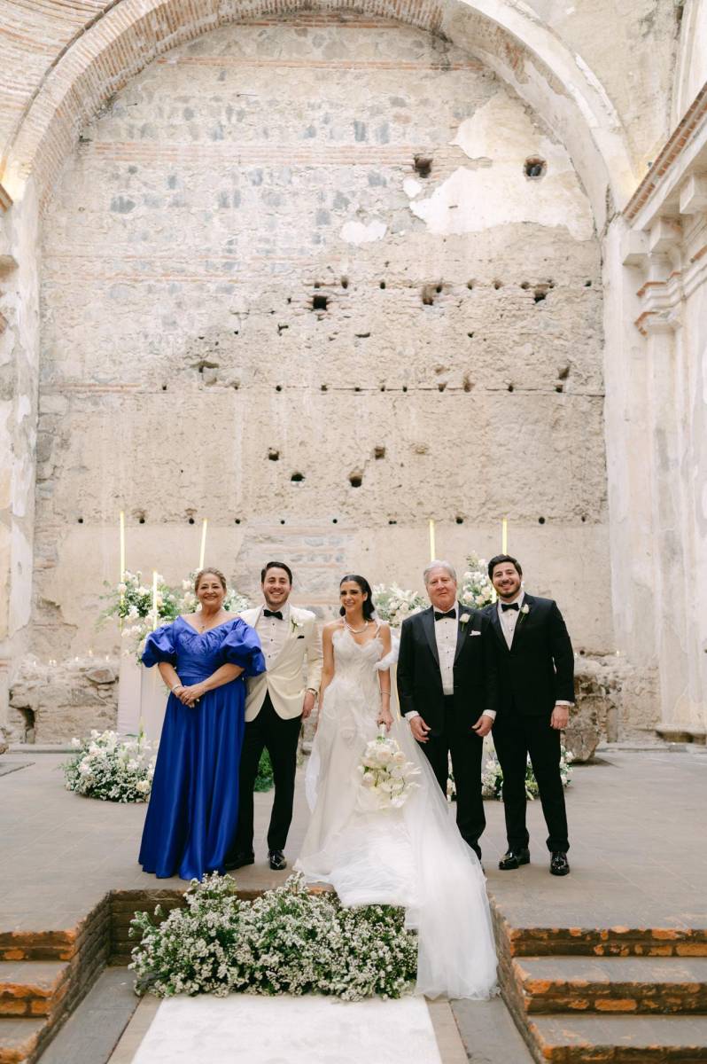 Boda eclesiástica de Joana Bandy y Aldo Lanzas