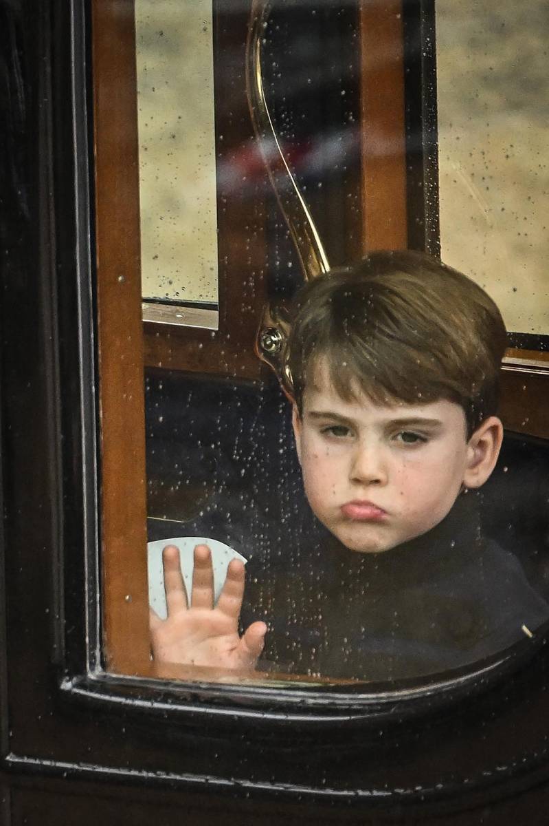 Las adorables expresiones del príncipe Louis durante la coronación del rey Carlos III