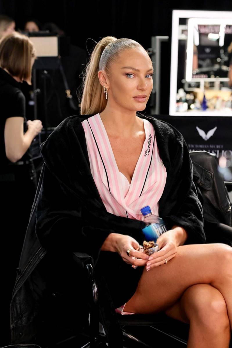 Backstage del desfile de Victoria’s Secret 2024