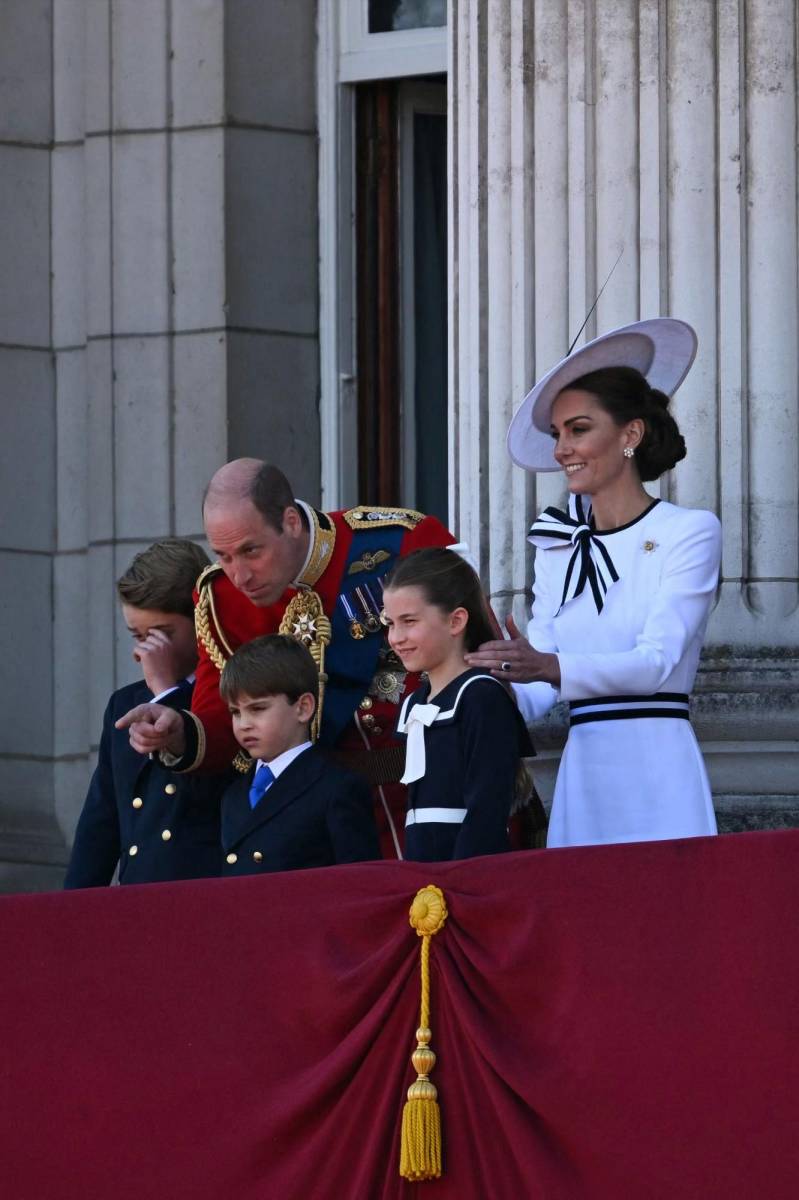 Kate Middleton reaparece en el desfile por el cumpleaños del monarca