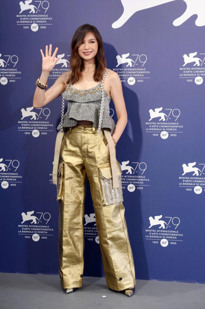 Gemma Chan en Louis Vuitton.