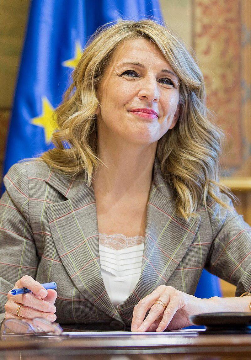 <b>Yolanda Díaz</b>: Vicepresidenta segunda y líder del espacio político Sumar, con marcada influencia progresista en España.