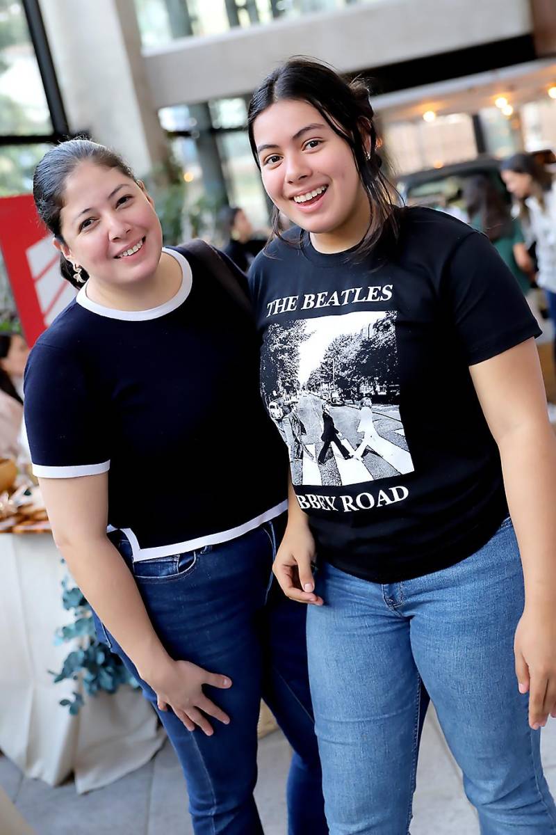 Ana Lucía Villeda y Fernanda Aguilar. 