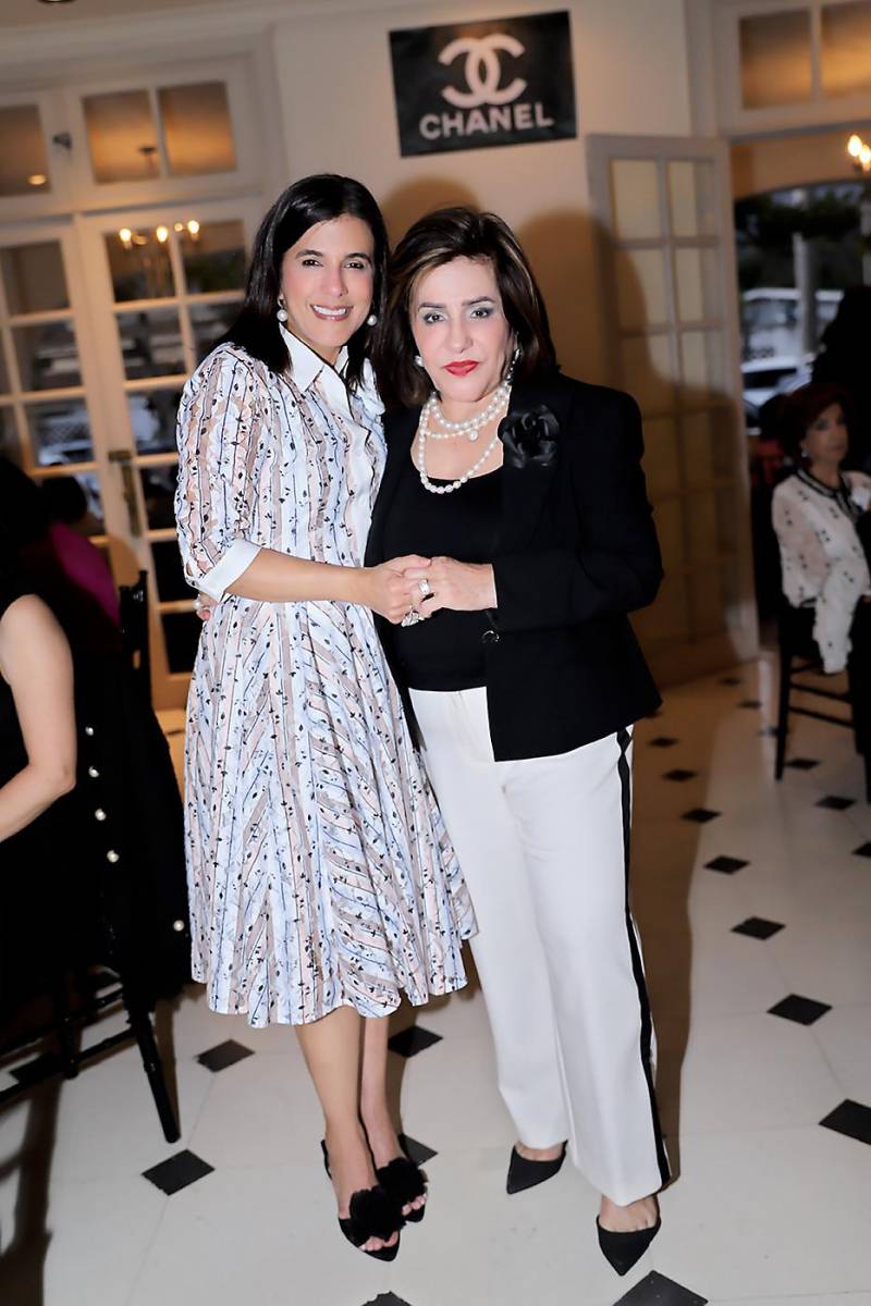 Marcela Melara con su hija Marcelita Zacapa