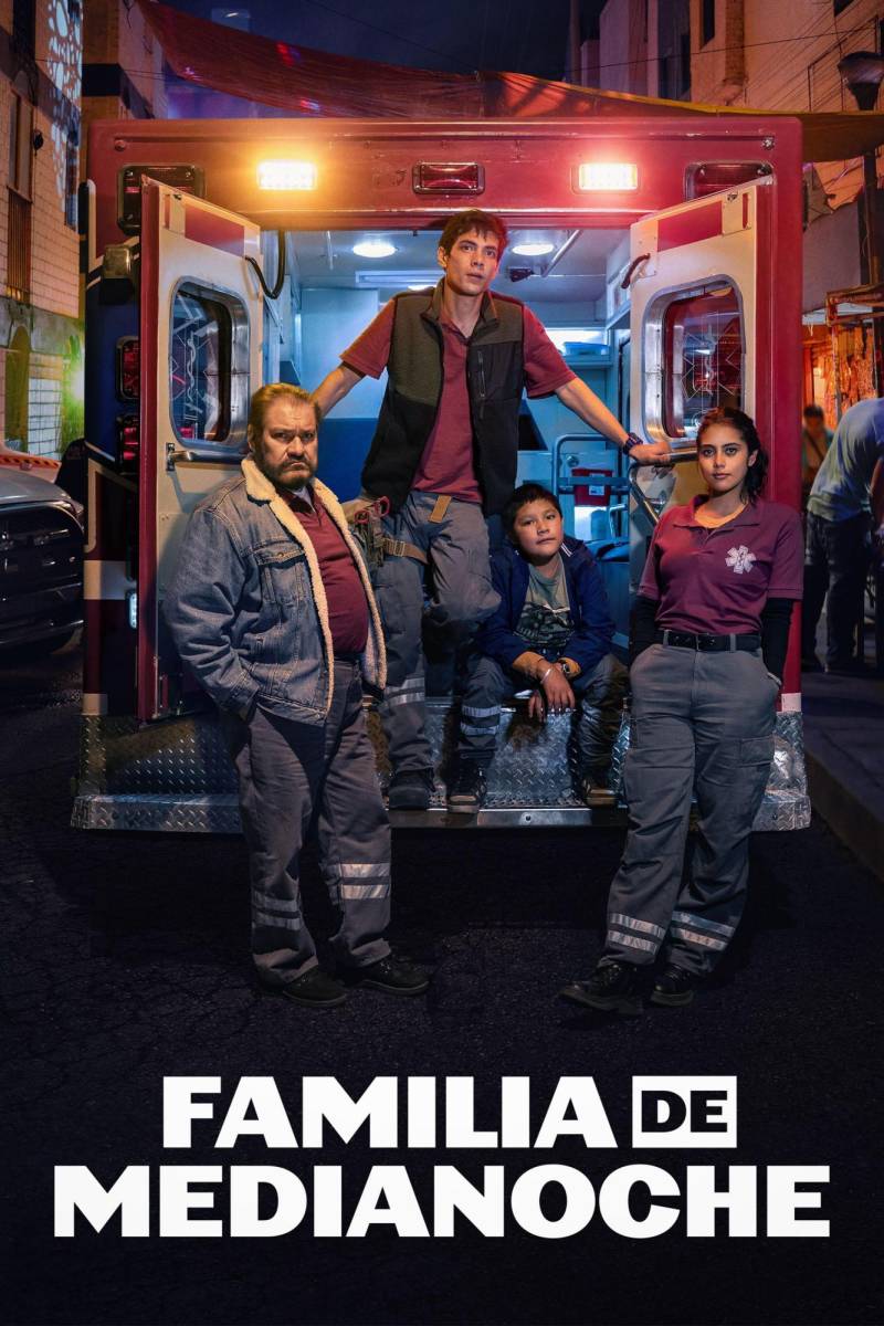 <b>Familia de medianoche - 25 de septiembre [Apple TV]</b><b>La historia sigue a Marigaby Tamayo, una estudiante de medicina con un gran talento y potencial, que compagina sus estudios con un trabajo nocturno en la empresa de su familia. Cada noche se sube en la ambulancia privada de sus padres para recorrer Ciudad de México, en busca de vidas que salvar. </b>Marigaby comparte esta dura tarea con su padre, Ramón, y sus dos hermanos, Marcus y Julito. Juntos cada día al caer la noche atraviesan esta ciudad llena de contrastes, para hacer frente a todo tipo de emergencias médicas y poder ganarse, así, un sueldo decente.