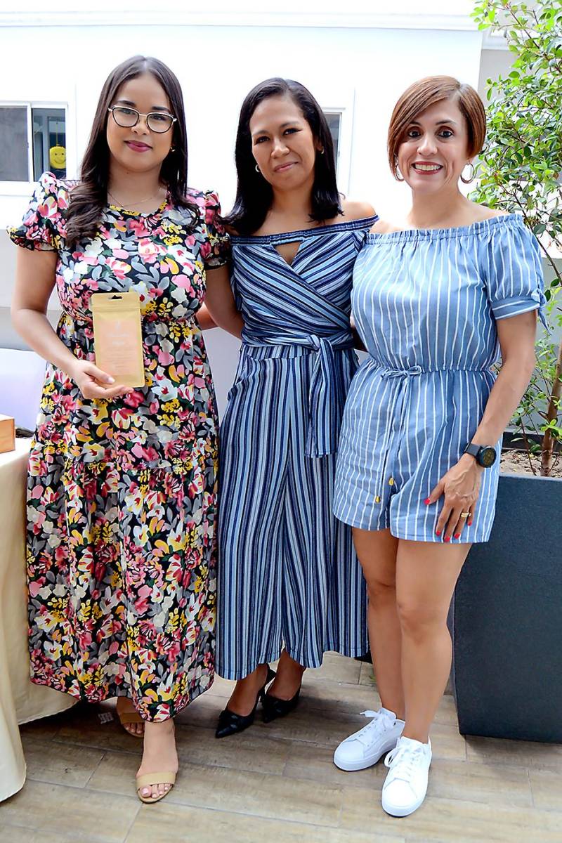 Sofía Ramírez, Faviola Ramos y Hannia Pineda.