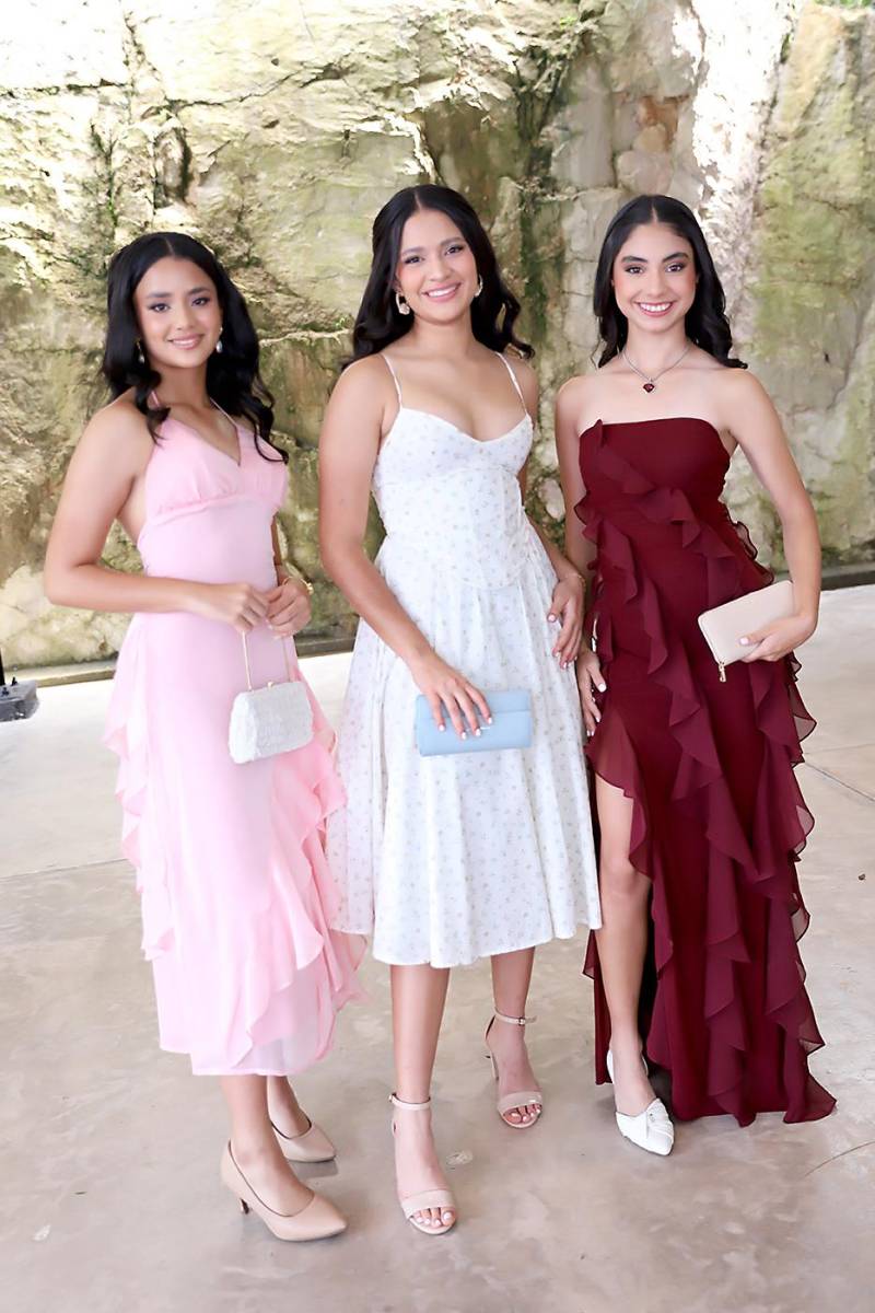 Yara Gutiérrez, Valeria Castillo y Katherine Canizalez. Yara Gutiérrez, Valeria Castillo y Katherine Canizalez.