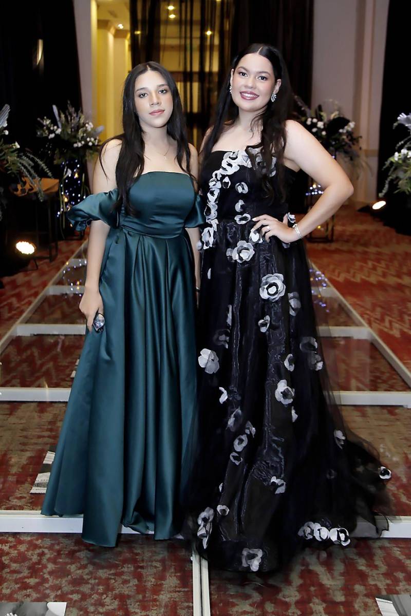 Valeria Arteaga y Andrea Galindo.