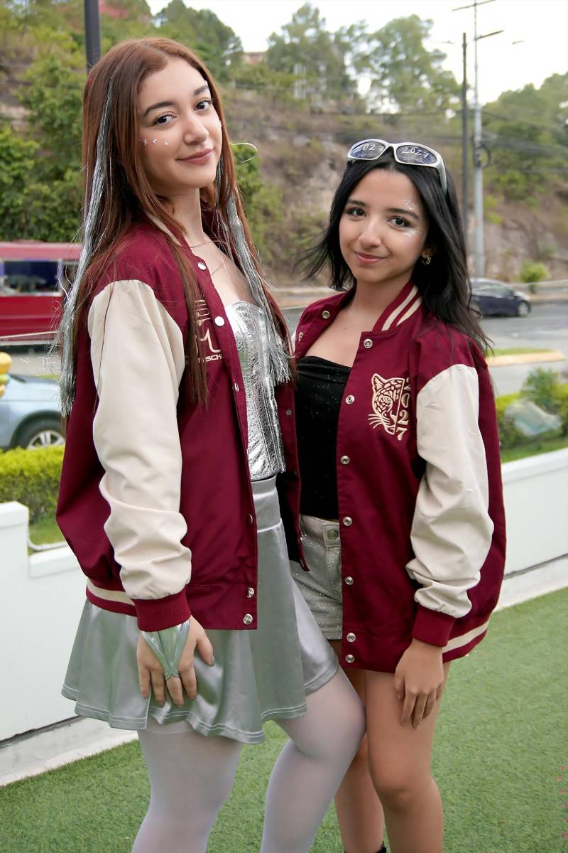 Elia Martínez y Valeria Navarro.