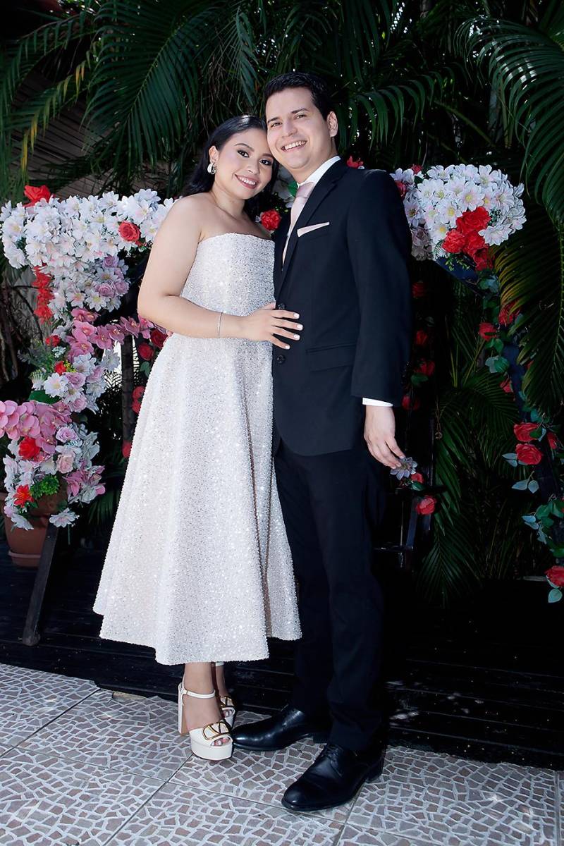 Los enamorados María José Fuentes y Neptali Pineda.