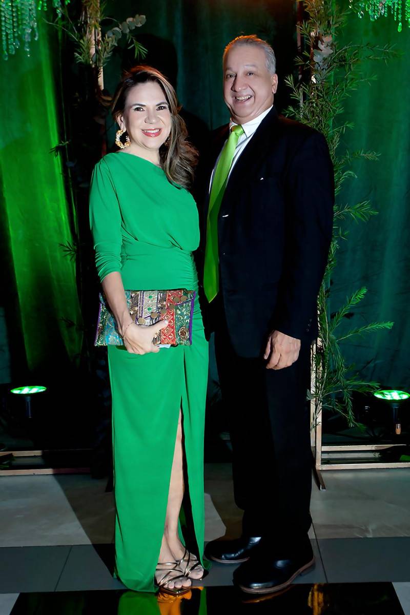 Roberto y Denia Flores Gómez.