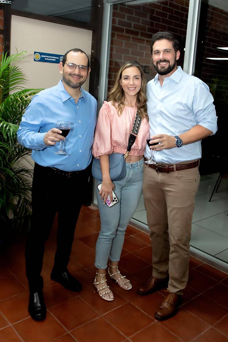 David Hernández, Kathya Yacaman y Eugenio Canahuati.