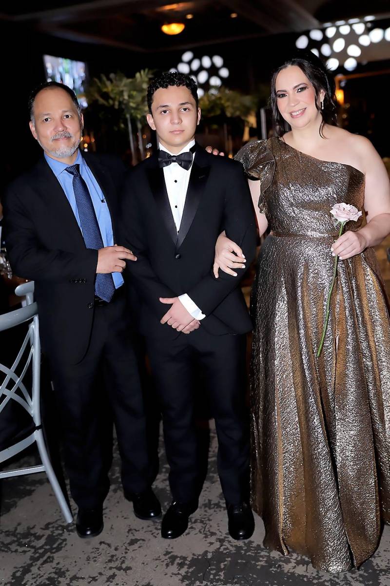 Fernando, Juan Diego Millares y Graziamaria Zavala.