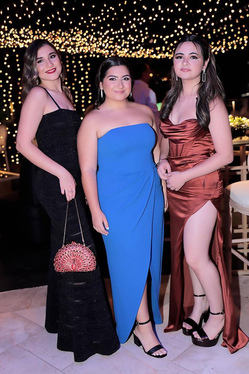 Adriana Luna, Madison Mourra y Fernanda Urrutia. 