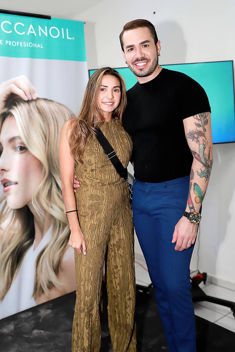 En un evento exclusivo, Moroccanoil invitó a clientes especiales para celebrar y conocer todas las bondades que ofrecen sus nuevos tintes permanente Rhapsody y demi permanente Calypso. Basados en ProArginina y ArganID, estos productos son la combinación perfecta para lograr un cabello radiante y saludable.