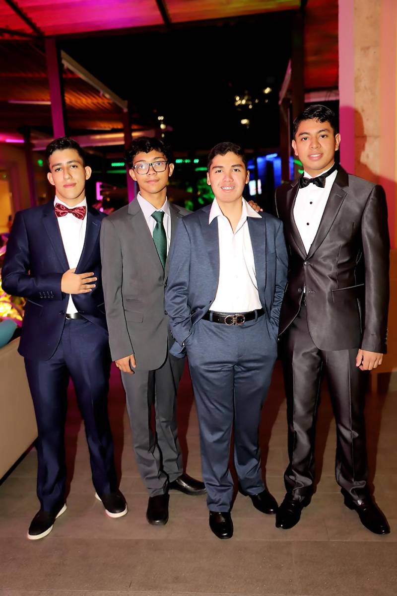 Jared Moran, Ian Rivera, Ricardo Pineda y Dennis Flores