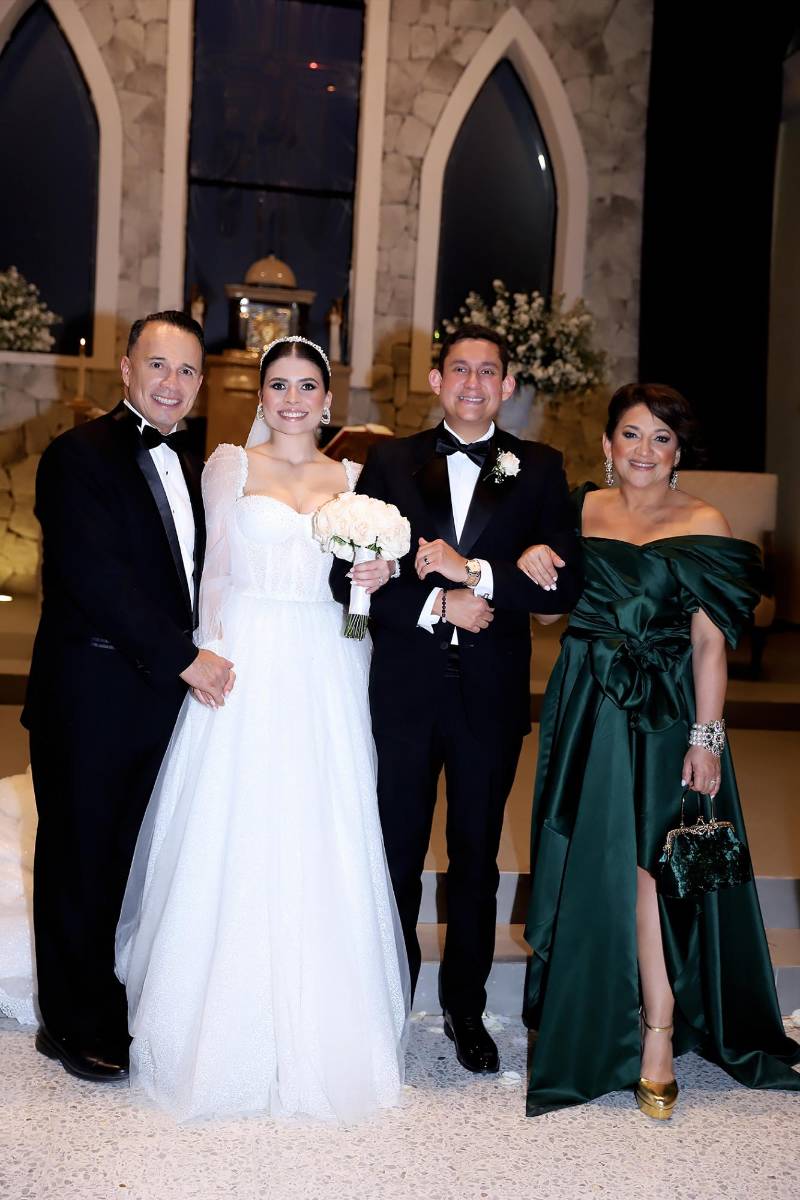 La boda de Helen Zamora y Alex Cosenza
