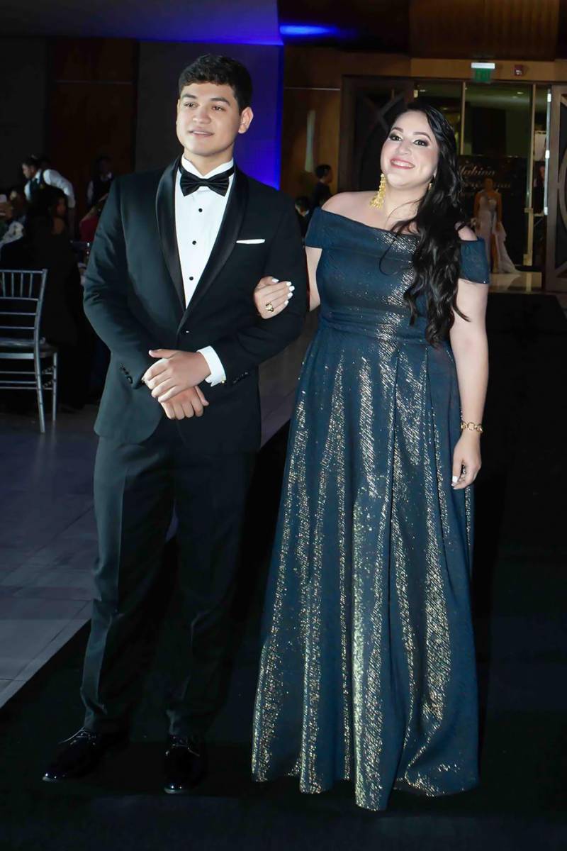 Thomas Portillo y su madre Genesis Bardales.