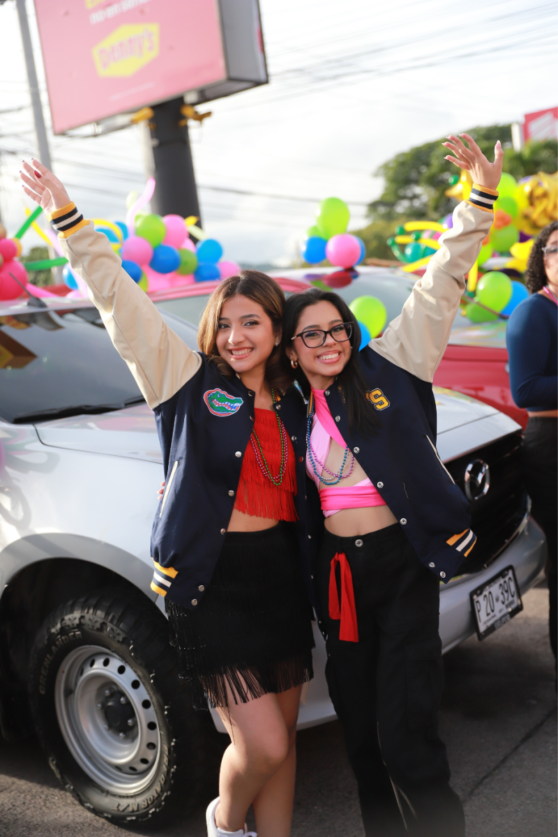 Gladys Ledezma y Valeria Banegas.